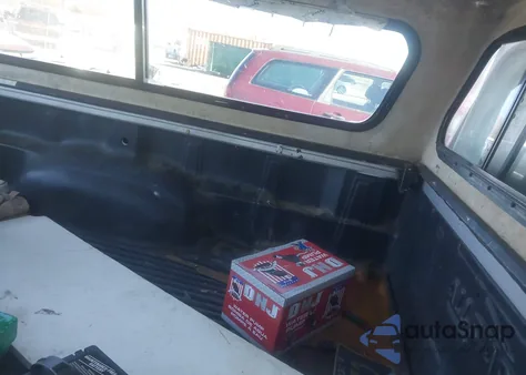 1990 Ford Ranger z USA, uszkodzony, nr VIN 1FTCR10T3LPB34273